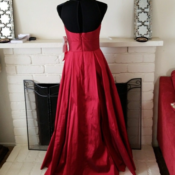 Aidan Mattox Sleeveless Ruby Gown - Picture 4 of 8